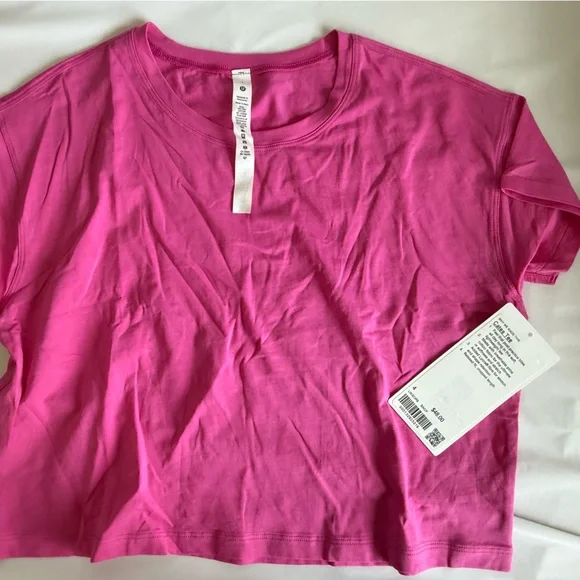 lululemon Cates Tee - 3 available - Picture 1 of 3